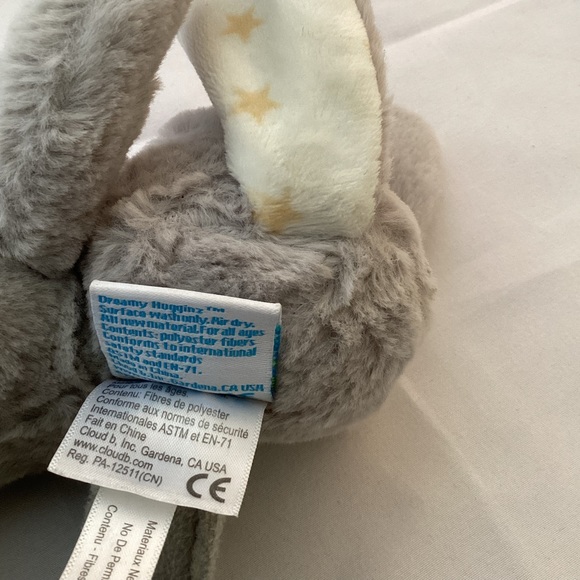 Dreamy hugginz Cloud B grey white and yellow stars lullaby plush rabbit - Picture 5 of 7